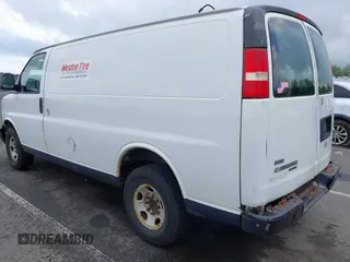 2011 Chevrolet Express Cargo z VIN 1GCWGFCA1B1176811, wystawiony jako IAAI lot #42200136 z przebiegiem 182 229 mil mil oraz . Historia ofert i sprzedaży dostępna na DreamBid. Obrazek 3.