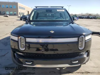 2023 Rivian R1S Adventure z VIN 7PDSGABA3PN025254, wystawiony jako Copart lot #53902505 z przebiegiem 15 570 mil mil oraz Szkody całkowita. Historia ofert i sprzedaży dostępna na DreamBid. Obrazek 5.