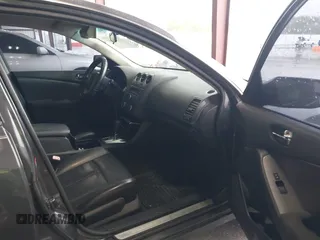 2007 Nissan Altima 2.5 with VIN 1N4AL21E07N433256, listed as a IAAI auction lot 42112617 with 199,109 mi miles. Bid and sale history available at carsss.com. Image 5.