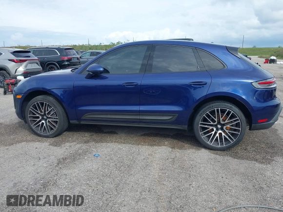 2022 Porsche Macan with VIN WP1AA2A54NLB02557, listed as a IAAI auction lot 40541821 with Not Provided miles. Bid and sale history available at carsss.com. Image 14.