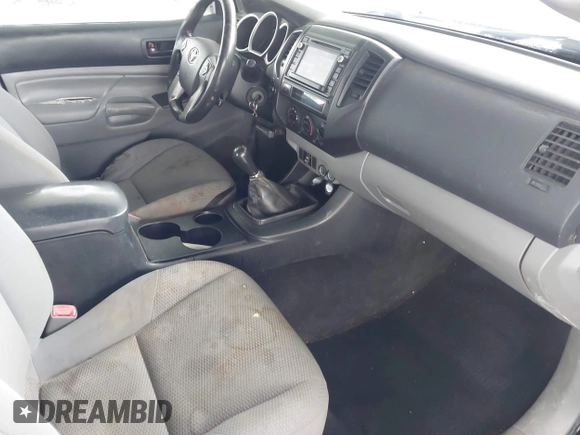 2015 Toyota Tacoma z VIN 5TFUX4EN8FX034499, wystawiony jako IAAI lot #42254201 z przebiegiem 177 756 mil mil oraz . Historia ofert i sprzedaży dostępna na DreamBid. Obrazek 5.