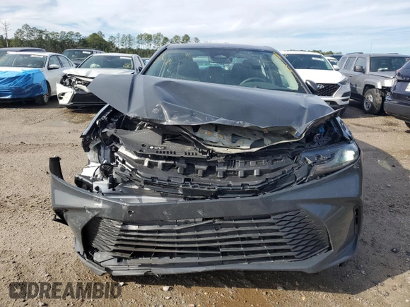 2025 Toyota Camry LE z VIN 4T1DAACK8SU045860, wystawiony jako Copart lot #84733224 z przebiegiem 9 386 mil mil oraz Szkoda całkowita • Salvage title. Historia ofert i sprzedaży dostępna na DreamBid. Obrazek 5.