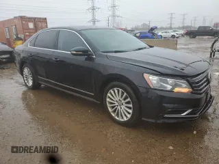 2017 Volkswagen Passat SE z VIN 1VWBT7A35HC005459, wystawiony jako Copart lot #43448015 z przebiegiem 141 540 mil mil oraz Szkoda całkowita • Salvage title. Historia ofert i sprzedaży dostępna na DreamBid. Obrazek 4.