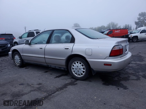 1996 Honda Accord EX with VIN 1HGCD5667TA197002, listed as a Copart auction lot 76937404 with 267,287 mi miles and Clean Title. Bid and sale history available at carsss.com. Image 2.