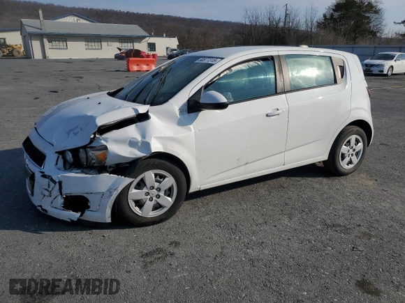 2016 Chevrolet Sonic LS z VIN 1G1JA6SG6G4151340, wystawiony jako Copart lot #50877315 z przebiegiem 117 210 mil mil oraz Szkoda całkowita • Salvage title. Historia ofert i sprzedaży dostępna na DreamBid. Obrazek 1.