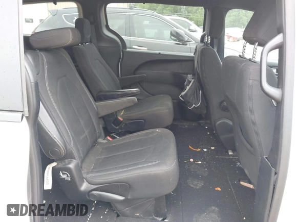 2018 Chrysler Pacifica Touring Plus with VIN 2C4RC1FG5JR287268, listed as a IAAI auction lot 42208739 with 114,294 mi miles and . Bid and sale history available at DreamBid. Image 8.