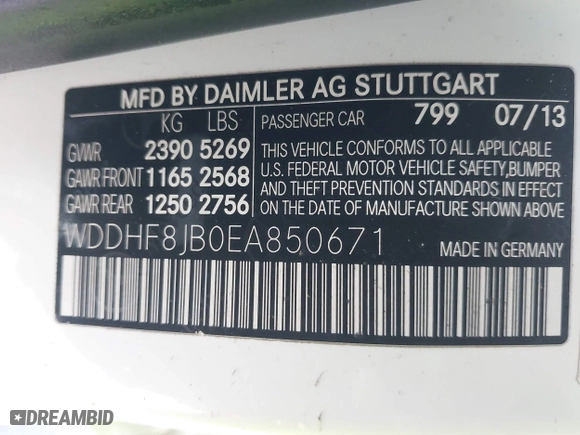 2014 Mercedes-Benz E-Class E 350 Luxury with VIN WDDHF8JB0EA850671, listed as a IAAI auction lot 41935999 with 139,386 mi miles. Bid and sale history available at carsss.com. Image 9.