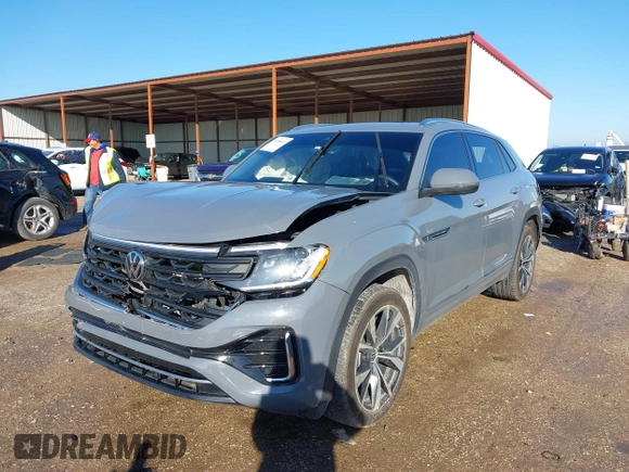 2024 Volkswagen Atlas SEL Premium R-Line z VIN 1V2FE2CA9RC223529, wystawiony jako IAAI lot #41188547 z przebiegiem 24 711 mil mil oraz . Historia ofert i sprzedaży dostępna na DreamBid. Obrazek 17.
