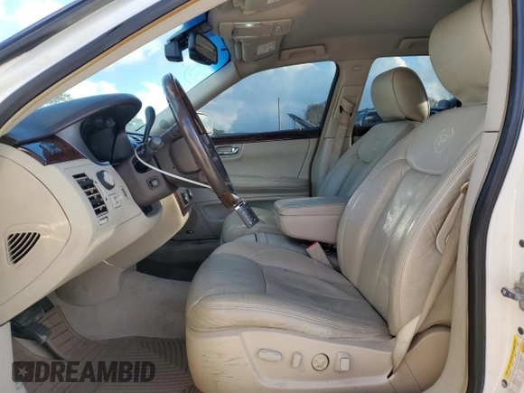 2009 Cadillac DTS 1SA z VIN 1G6KD57Y49U110046, wystawiony jako Copart lot #46638285 z przebiegiem 188 683 mil mil oraz Nie do naprawy • Non repairable. Historia ofert i sprzedaży dostępna na DreamBid. Obrazek 7.