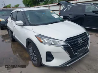 2022 Nissan Kicks SV with VIN 3N1CP5CV1NL518712, listed as a IAAI auction lot 41895567 with 79,683 mi miles. Bid and sale history available at carsss.com. Image 1.