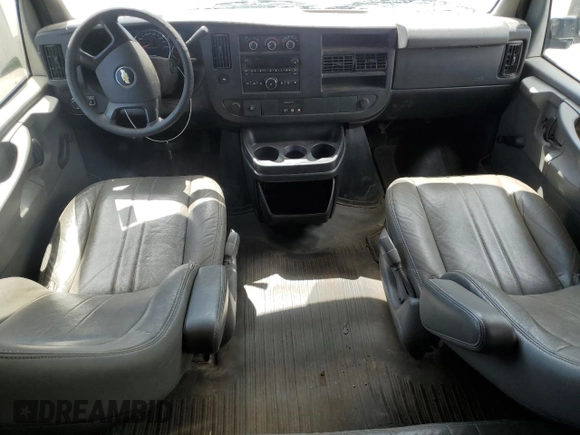 2011 Chevrolet Express Passenger LS z VIN 1GNSGBF4XB1169764, wystawiony jako Copart lot #64512794 z przebiegiem 75 532 mil mil oraz Szkoda całkowita • Salvage title. Historia ofert i sprzedaży dostępna na DreamBid. Obrazek 8.