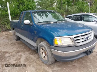 1999 Ford F-150 XL z VIN 1FTRX17L0XNC07560, wystawiony jako IAAI lot #42183858 z przebiegiem Nie podano mil oraz . Historia ofert i sprzedaży dostępna na DreamBid. Obrazek 1.