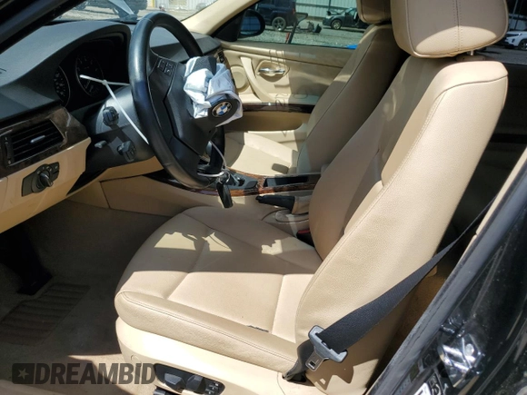 2006 BMW 3 Series 325i z VIN WBAVB13576PT24671, wystawiony jako Copart lot #56490285 z przebiegiem 99 604 mil mil oraz Szkoda całkowita • Salvage title. Historia ofert i sprzedaży dostępna na DreamBid. Obrazek 7.
