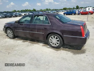 2008 Cadillac DTS 1SD z VIN 1G6KD57Y58U104142, wystawiony jako Copart lot #55274255 z przebiegiem 229 226 mil mil oraz Szkody całkowita. Historia ofert i sprzedaży dostępna na DreamBid. Obrazek 2.