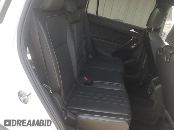 2024 Volkswagen Tiguan SE R-Line Black with VIN 3VV8B7AX4RM067827, listed as a Copart auction lot 62585995 with 6,166 mi miles and Salvage title. Bid and sale history available at DreamBid. Image 11.
