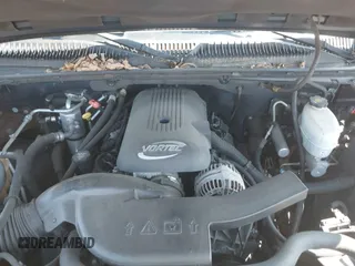 2005 Chevrolet Tahoe LS with VIN 1GNEK13T55J136340, listed as a IAAI auction lot 42153963 with 0 mi miles. Bid and sale history available at carsss.com. Image 10.