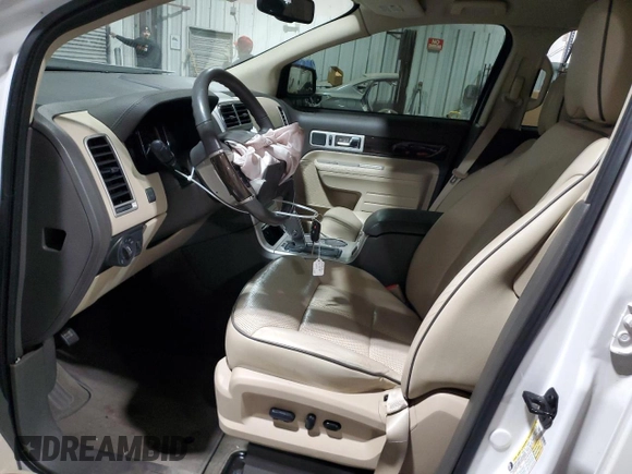 2009 Lincoln MKX with VIN 2LMDU68C99BJ01217, listed as a Copart auction lot 86025114 with Not Provided miles and Salvage Title. Bid and sale history available at DreamBid. Image 7.
