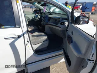 2011 Toyota Sienna XLE AAS with VIN 5TDYK3DCXBS126143, listed as a IAAI auction lot 41663238 with 154,238 mi miles. Bid and sale history available at carsss.com. Image 5.