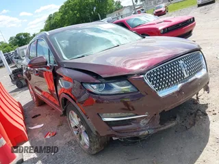 2019 Lincoln MKC Select with VIN 5LMCJ2C96KUL17527, listed as a IAAI auction lot 42285026 with 71,820 mi miles and . Bid and sale history available at DreamBid. Image 1.