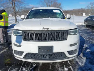 2018 Jeep Grand Cherokee High Altitude with VIN 1C4RJFCGXJC286777, listed as a IAAI auction lot 41269780 with 136,887 mi miles. Bid and sale history available at carsss.com. Image 13.
