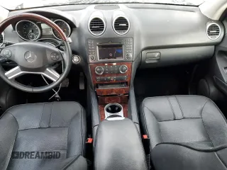 2010 Mercedes-Benz M 550 with VIN 4JGBB7CB5AA546406, listed as a Copart auction lot 46042685 with 125,052 mi miles and Salvage Title. Bid and sale history available at DreamBid. Image 8.
