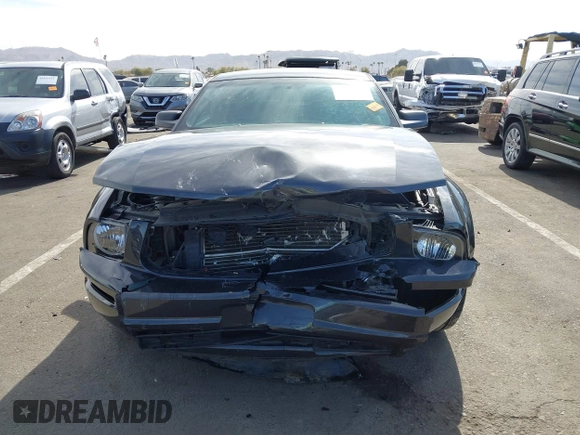 2007 Ford Mustang Deluxe with VIN 1ZVHT80N375355775, listed as a IAAI auction lot 41550537 with Not Provided miles. Bid and sale history available at carsss.com. Image 6.