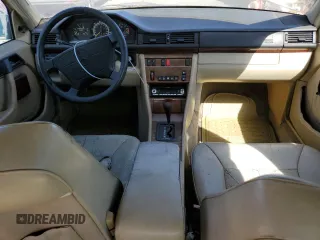 1992 Mercedes-Benz 400 with VIN WDBEA34E6NB743461, listed as a Copart auction lot 67982874 with 193,749 mi miles and Salvage Title. Bid and sale history available at carsss.com. Image 8.