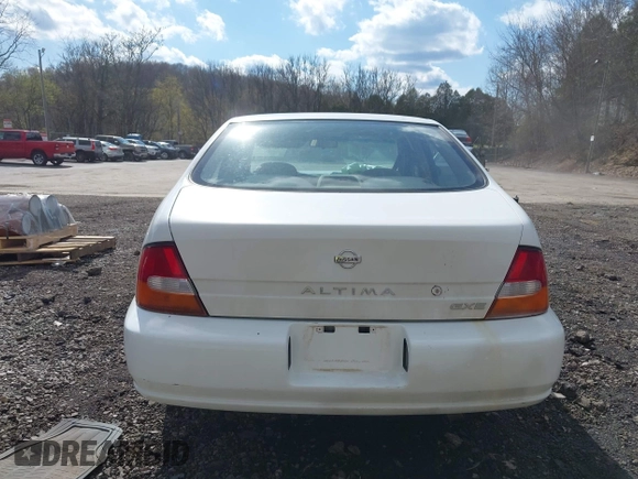 1999 Nissan Altima XE with VIN 1N4DL01D9XC204255, listed as a IAAI auction lot 42039345 with 214,039 mi miles and . Bid and sale history available at carsss.com. Image 17.