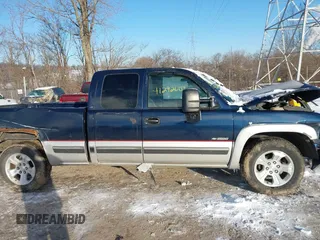 2000 Chevrolet Silverado 1500 LS with VIN 2GCEK19T2Y1333156, listed as a IAAI auction lot 41292603 with 204,886 mi miles. Bid and sale history available at carsss.com. Image 13.