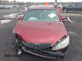 2006 Toyota Camry STD z VIN 4T1BE32K36U165094, wystawiony jako IAAI lot #41920150 z przebiegiem 136 986 mil mil oraz . Historia ofert i sprzedaży dostępna na DreamBid. Obrazek 13.