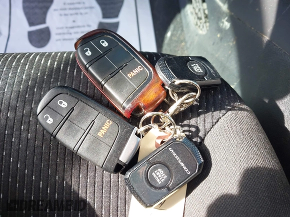 2019 Dodge Journey SE with VIN 3C4PDCBB9KT731969, listed as a IAAI auction lot 42107326 with 55,346 mi miles and . Bid and sale history available at DreamBid. Image 11.
