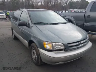 1998 Toyota Sienna LE with VIN 4T3ZF13C4WU008298, listed as a IAAI auction lot 41458294 with 217,932 mi miles. Bid and sale history available at carsss.com. Image 1.