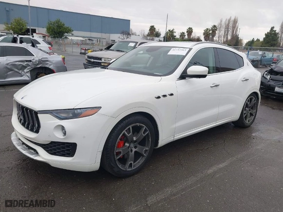2017 Maserati Levante with VIN ZN661XUS7HX253832, listed as a IAAI auction lot 41732363 with 87,228 mi miles. Bid and sale history available at carsss.com. Image 2.
