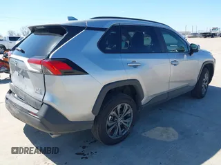 2023 Toyota RAV4 Hybrid XLE Premium z VIN 4T3B6RFV6PU139151, wystawiony jako IAAI lot #41665860 z przebiegiem 7 171 mil mil oraz . Historia ofert i sprzedaży dostępna na DreamBid. Obrazek 4.