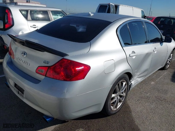 2009 Infiniti G37 Sedan Journey with VIN JNKCV61EX9M303965, listed as a IAAI auction lot 40925964 with 105,904 mi miles. Bid and sale history available at carsss.com. Image 4.