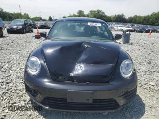 2018 Volkswagen Beetle S z VIN 3VWFD7AT6JM717370, wystawiony jako Copart lot #55814455 z przebiegiem 87 902 mil mil oraz Szkoda całkowita • Salvage title. Historia ofert i sprzedaży dostępna na DreamBid. Obrazek 5.