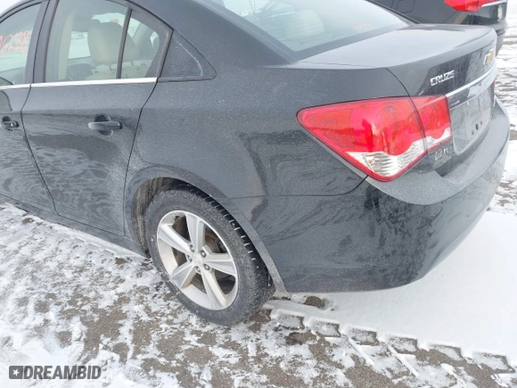 2015 Chevrolet Cruze LT with VIN 1G1PE5SB9F7272325, listed as a IAAI auction lot 40996288 with 69,969 mi miles. Bid and sale history available at carsss.com. Image 6.