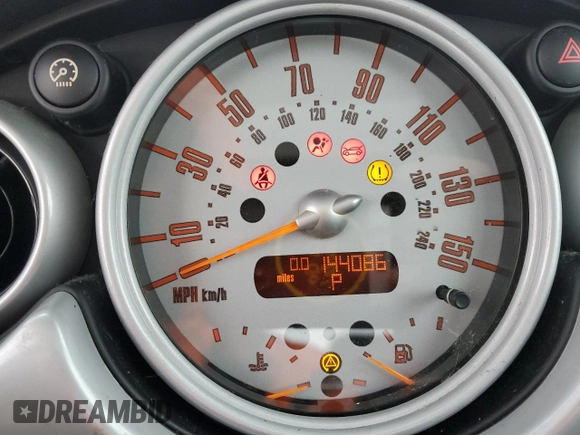 2003 MINI Hardtop с VIN WMWRC33403TE15093, выставлен на аукционе Copart как лот 44246425 с пробегом 144 086 миль миль и Чистый • Clean title. История ставок и продаж доступна на DreamBid. Изображение 9.