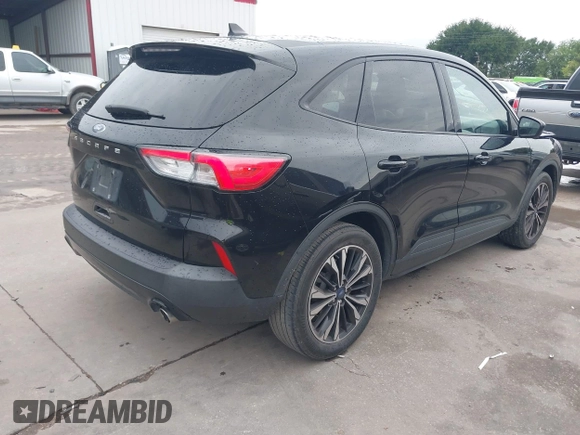 2022 Ford Escape SE with VIN 1FMCU0G6XNUB18144, listed as a IAAI auction lot 42390521 with 27,594 mi miles and . Bid and sale history available at DreamBid. Image 4.