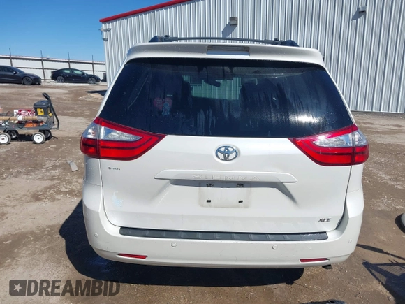 2015 Toyota Sienna XLE with VIN 5TDYK3DC7FS661582, listed as a IAAI auction lot 41688972 with 145,953 mi miles. Bid and sale history available at carsss.com. Image 17.