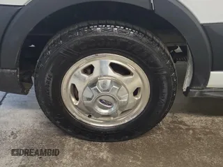 2020 Ford Transit Cargo с VIN 1FTBR2YG2LKA35840, выставлен на аукционе IAAI как лот 42575778 с пробегом 190 131 миль миль и . История ставок и продаж доступна на DreamBid. Изображение 56.