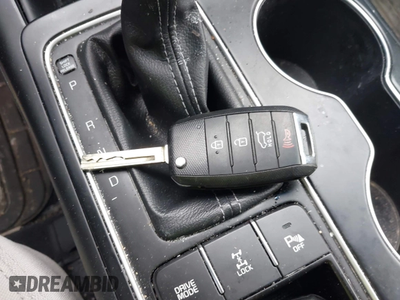 2018 Kia Sorento LX V6 with VIN 5XYPGDA5XJG419416, listed as a IAAI auction lot 41650650 with 95,897 mi miles. Bid and sale history available at carsss.com. Image 11.