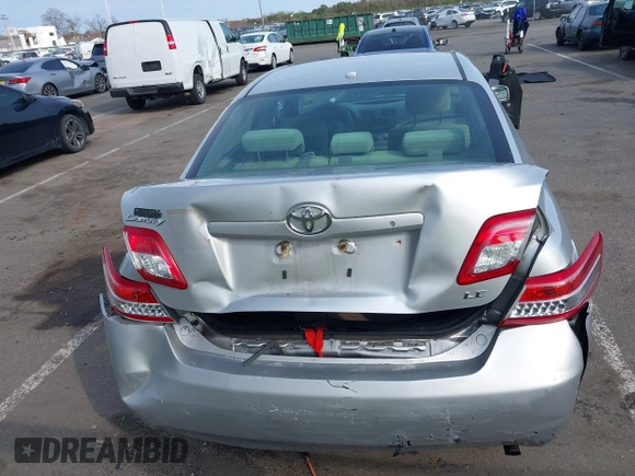 2011 Toyota Camry LE z VIN 4T1BF3EK2BU605745, wystawiony jako IAAI lot #42025820 z przebiegiem 156 094 mil mil oraz . Historia ofert i sprzedaży dostępna na DreamBid. Obrazek 16.