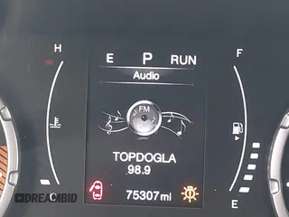 2020 Jeep Renegade Latitude z VIN ZACNJBBB0LPL76965, wystawiony jako IAAI lot #42319436 z przebiegiem 75 307 mil mil oraz . Historia ofert i sprzedaży dostępna na DreamBid. Obrazek 14.