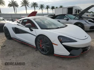 2017 McLaren 570S z VIN SBM13DAA8HW001701, wystawiony jako Copart lot #74225204 z przebiegiem Nie podano mil oraz Nie do naprawy. Historia ofert i sprzedaży dostępna na DreamBid. Obrazek 4.