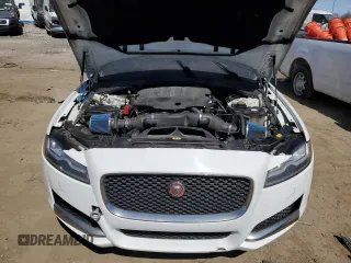 2017 Jaguar XF 35t Premium with VIN SAJBD4BVXHCY30154, listed as a Copart auction lot 53490035 with 95,207 mi miles and Clean Title. Bid and sale history available at carsss.com. Image 11.