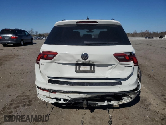 2022 Volkswagen Tiguan SE R-Line Black z VIN 3VV8B7AX5NM094495, wystawiony jako Copart lot #48711895 z przebiegiem 42 336 mil mil oraz Szkoda całkowita • Salvage title. Historia ofert i sprzedaży dostępna na DreamBid. Obrazek 6.