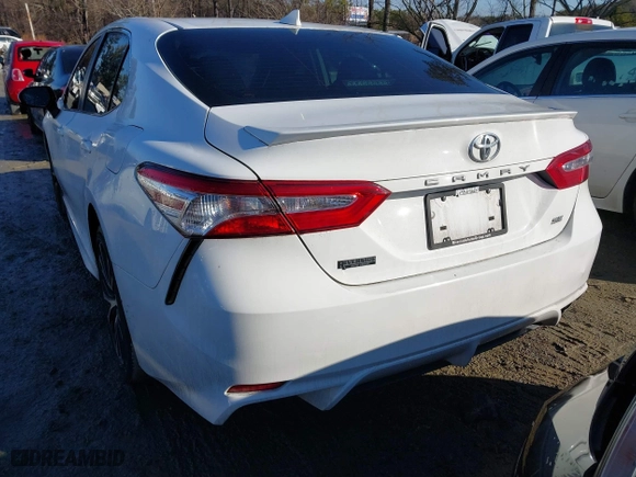 2020 Toyota Camry SE with VIN 4T1G11AK6LU504482, listed as a IAAI auction lot 41408363 with 103,469 mi miles. Bid and sale history available at carsss.com. Image 3.
