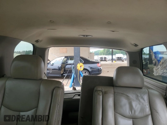 2005 Chevrolet Tahoe Z71 with VIN 1GNEC13T65R205292, listed as a Copart auction lot 57289505 with 273,488 mi miles and Clean title. Bid and sale history available at DreamBid. Image 10.