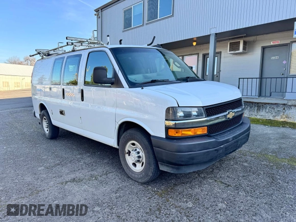 2018 Chevrolet Express Cargo Van with VIN 1GCWGAFP3J1345213, listed as a Copart auction lot 50424285 with 116,638 mi miles and Clean Title. Bid and sale history available at carsss.com. Image 1.